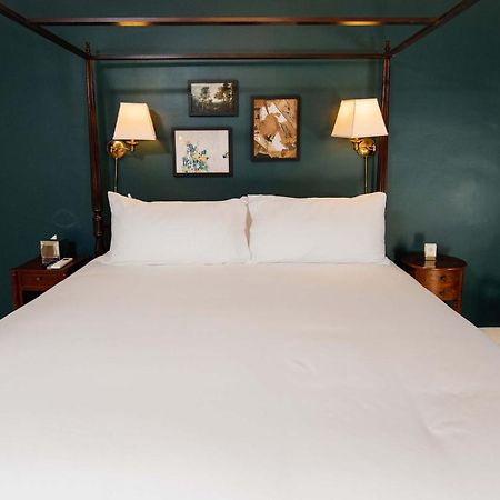 The Dewey Bed & Breakfast Lenox Exterior photo
