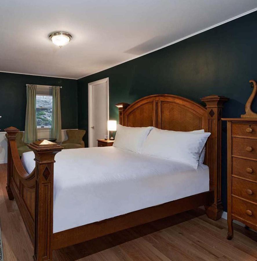 The Dewey Bed & Breakfast Lenox Exterior photo