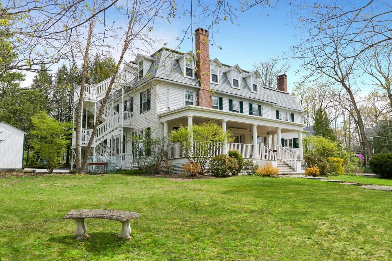The Dewey Bed & Breakfast Lenox Exterior photo